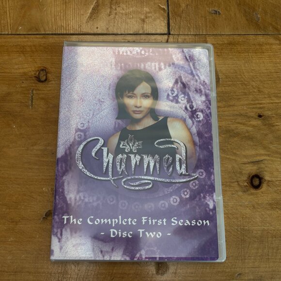 Charmed (The Original 90s) - The Complete First Season on DVD - Picture 9 of 14